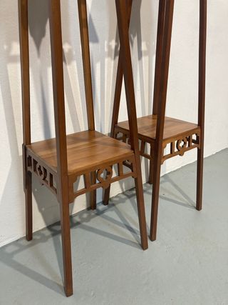 Pareja de pedestales restaurados