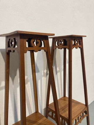 Pareja de pedestales restaurados