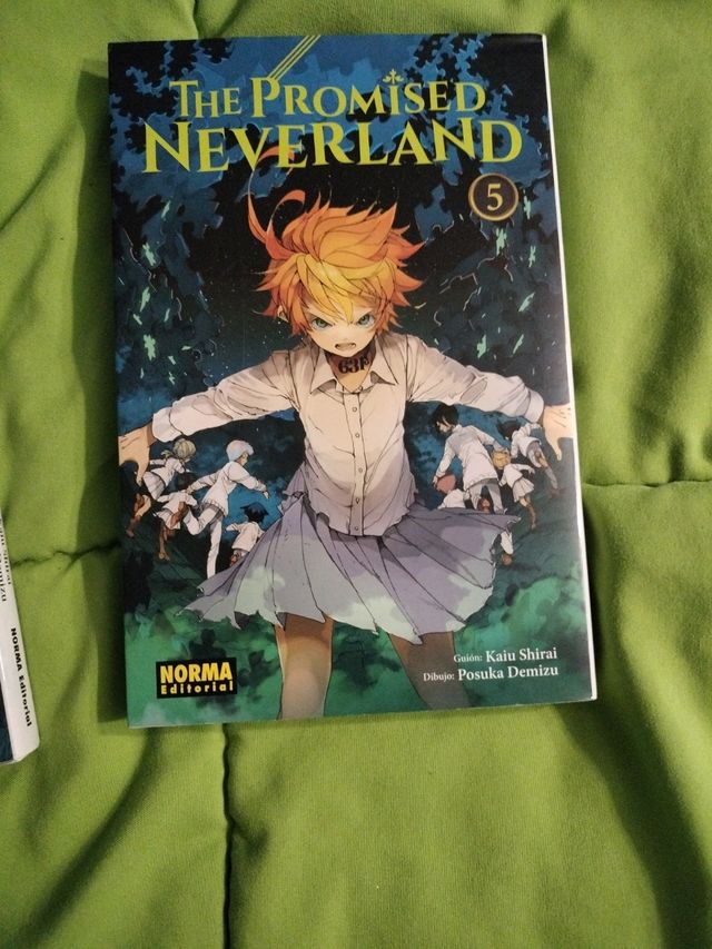 Manga 1 y 5 de The Promised Neverland