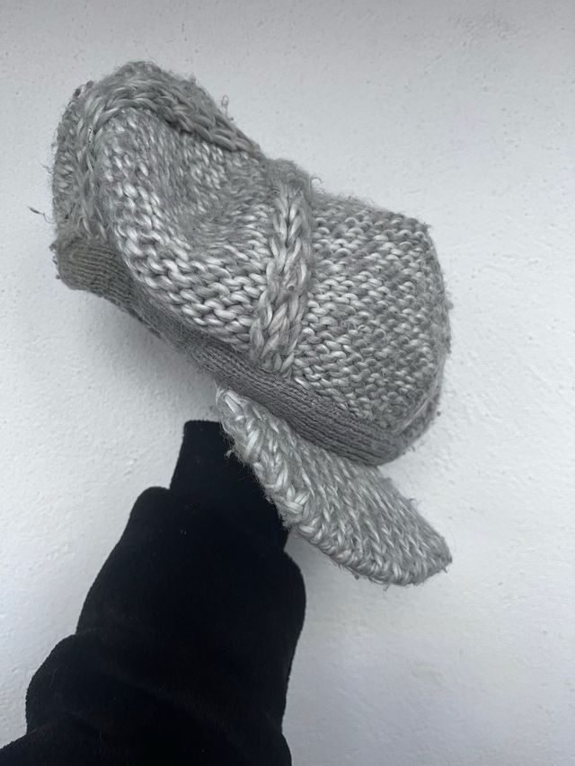 Berretto di lana grigio unisex