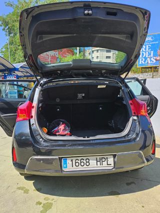 Toyota Auris 2013