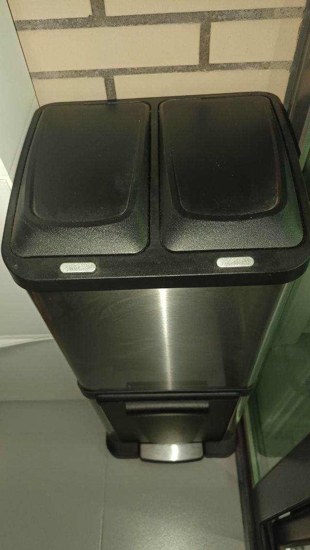 Cubo reciclaje ecológico