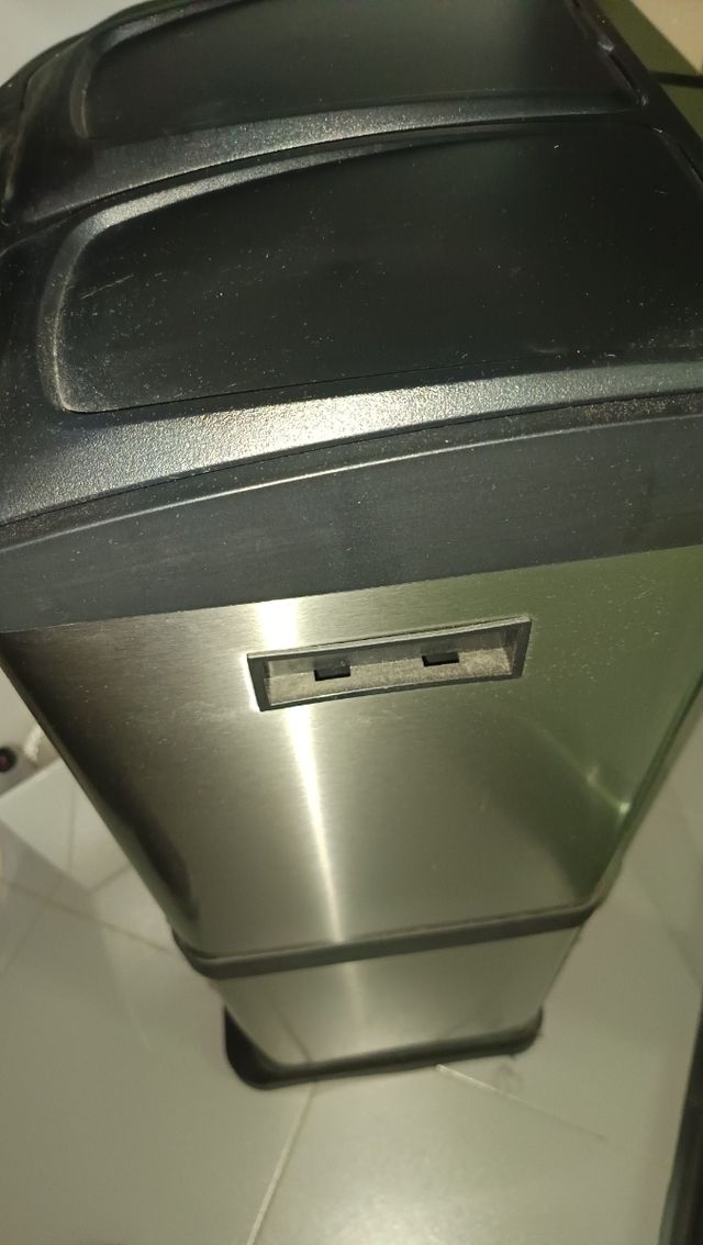 Cubo reciclaje ecológico