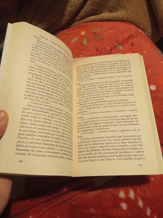 Un mundo feliz / Brave New World (Spanish Edition)