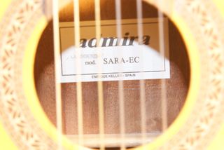 Guitarra Sara-EC