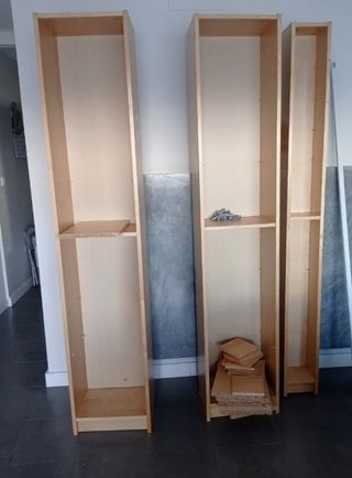 2 estantería de madera