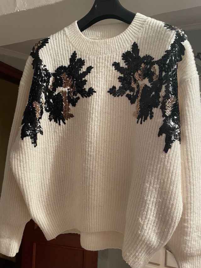 Jersey beige con adornos