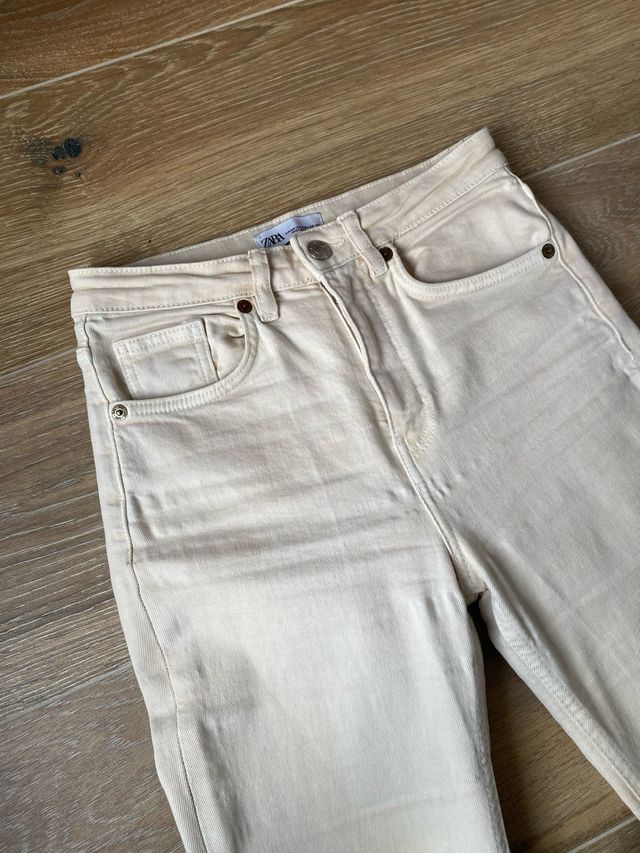 Pantalón zara