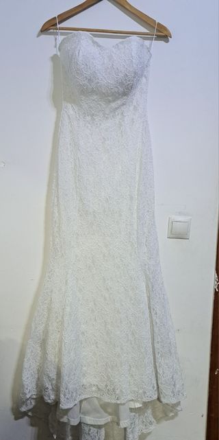 Vestido de novia estraple con chaqueta