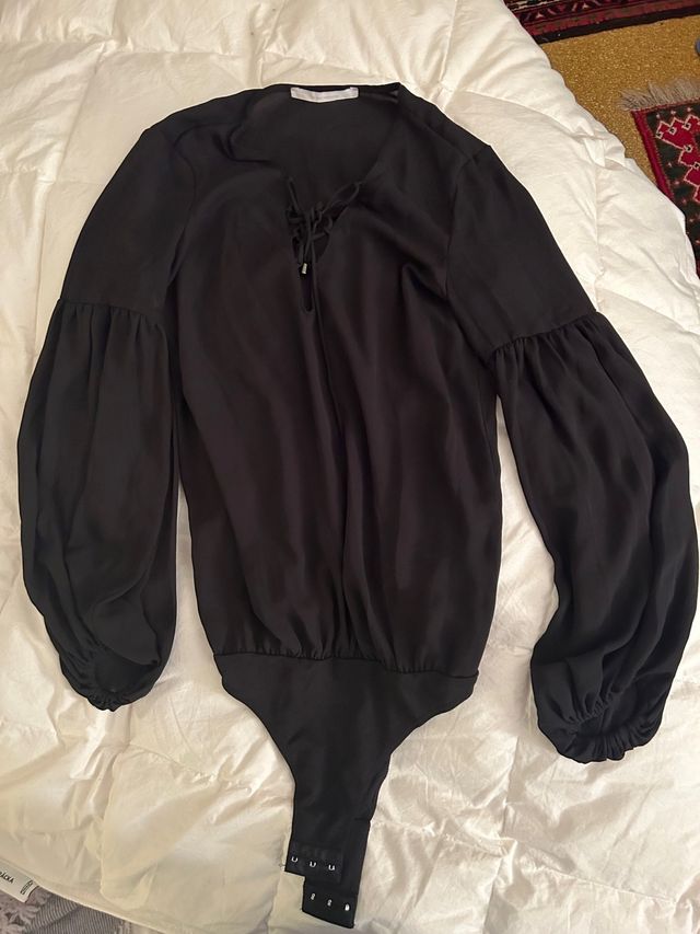 Body lacci e maniche semitrasparenti morbide