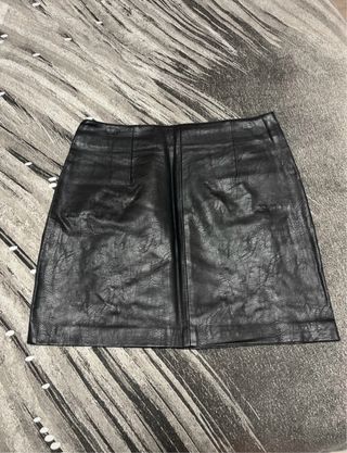 Falda efecto piel