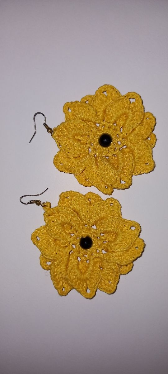 Orecchini a uncinetto