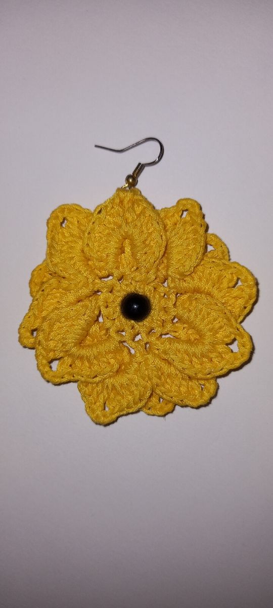 Orecchini a uncinetto