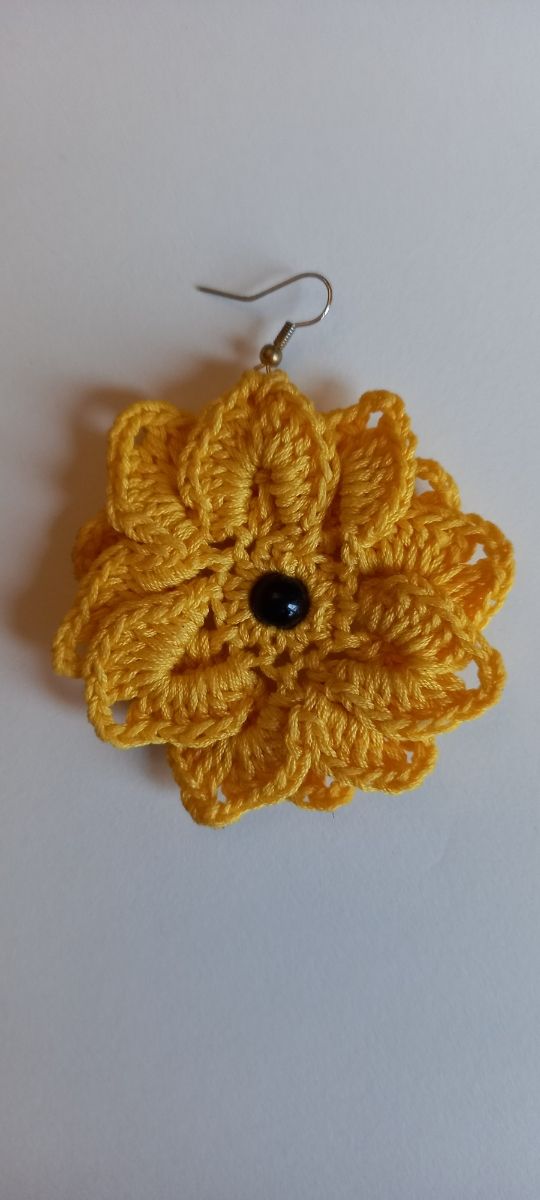 Orecchini a uncinetto