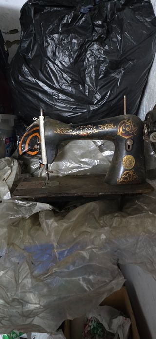 Máquina de coser ALFA