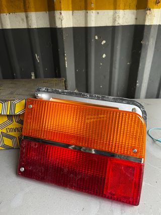 Piloto trasero Derecho Renault 7
