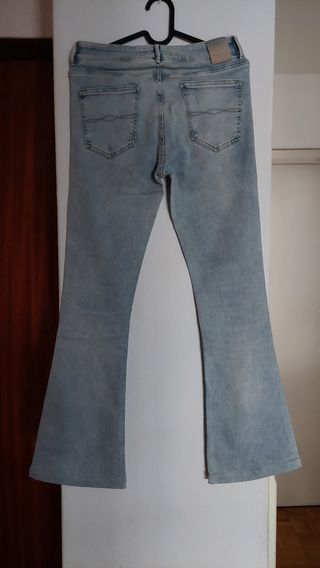Pantalón vaquero Zara Flare