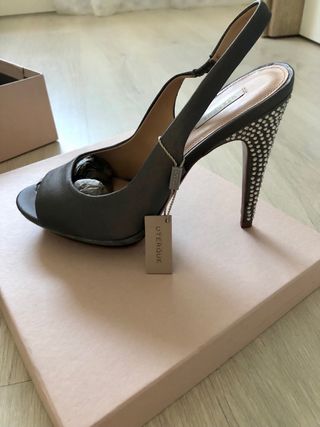 Sandalias Uterqüe satén gris