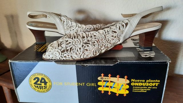 Zapatos  El Corte Inglés. En muy buen estado.