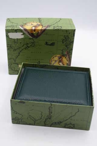 Oyster perpetual Date Box vintage 11.00.01, 69240