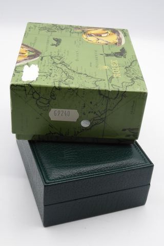 Oyster perpetual Date Box vintage 11.00.01, 69240