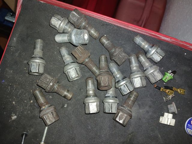 Tornilleria ruedas opel astra gsi