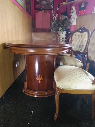 Mesa y sillas de comedor