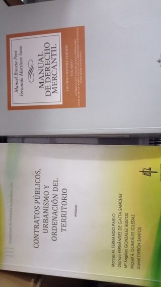 Libros de carrera de Derecho