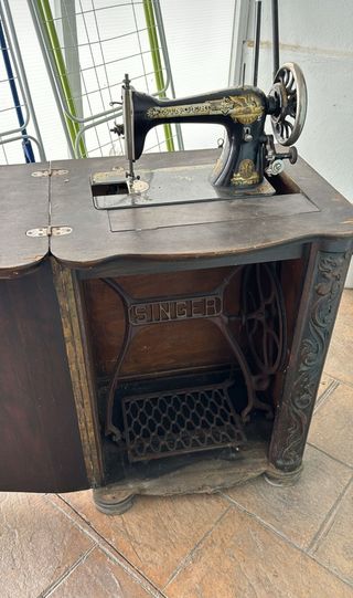Maquina de coser Singer