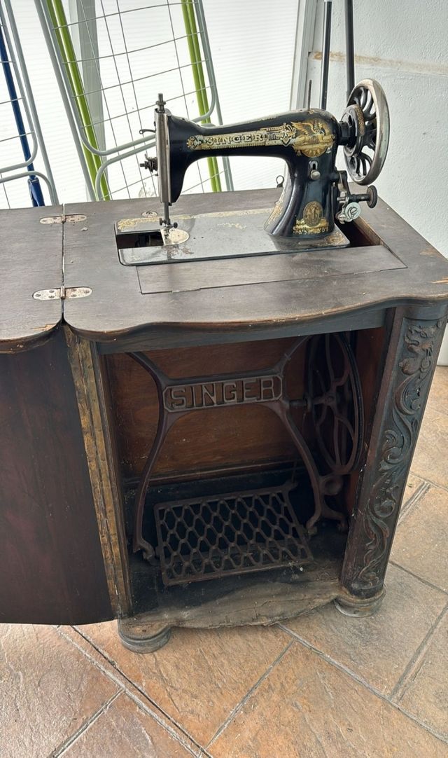 Maquina de coser Singer