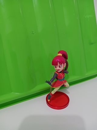 Figura de chica de Dragón Ball