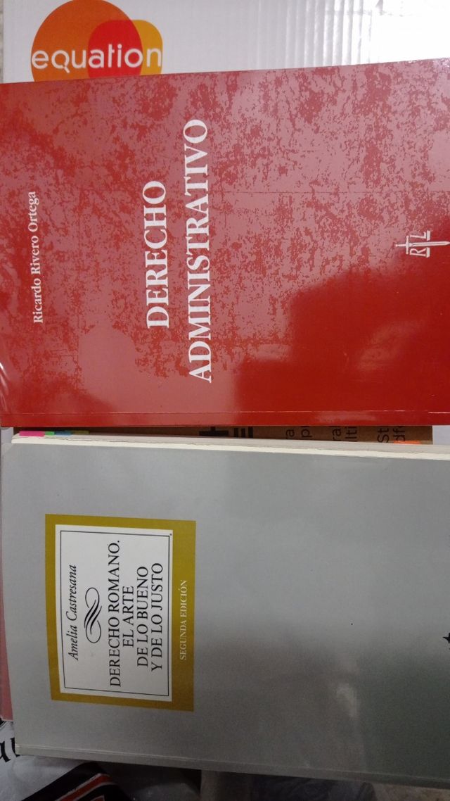 Libros de carrera de Derecho