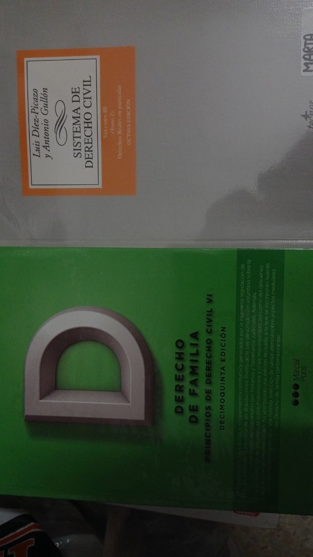 Libros de carrera de Derecho