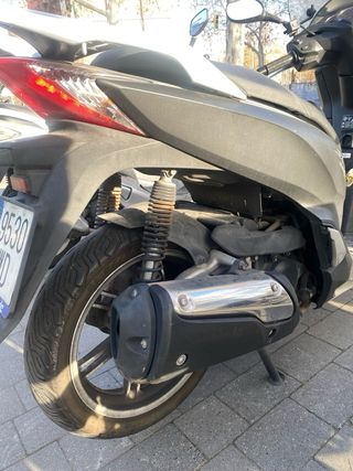 Honda sh 300a