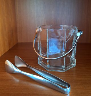 Cubitera de hielo con pinzas, años 90