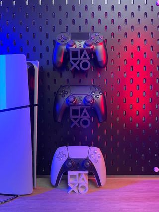 Soporte mando PS5 Logo PlayStation (Colores)