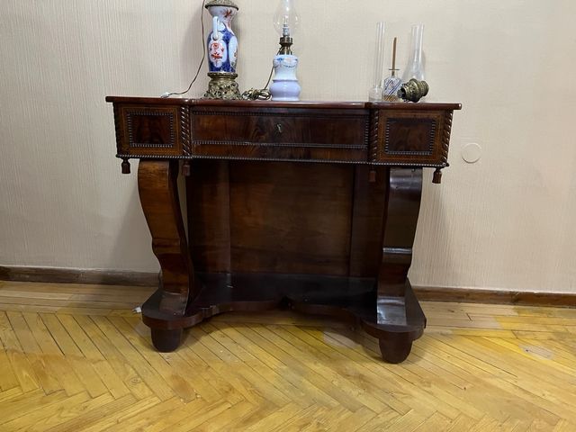 Consola Fernandina s XIX