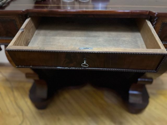 Consola Fernandina s XIX