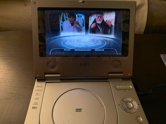 DVD portátil AIRIS con funda y caja original