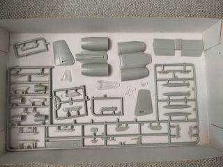 AVION A-10A WARTHOG 1/72 ACADEMY (1652)