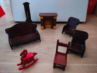 Mobiliario casa de muñecas