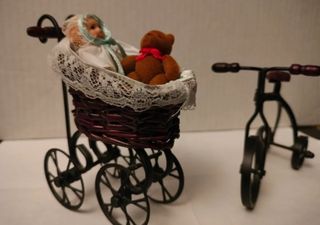 Mobiliario casa de muñecas