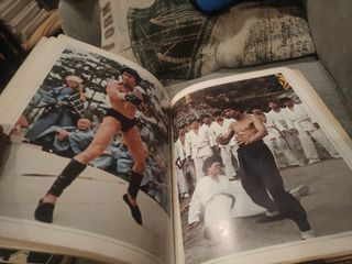 Revistas,DVD,documentales sobre BruceLee