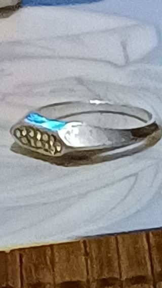 ANILLO PLATEADO CON DIAMANTES SINTÉTICOS