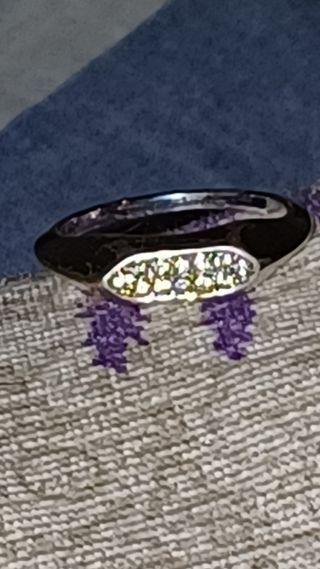ANILLO PLATEADO CON DIAMANTES SINTÉTICOS
