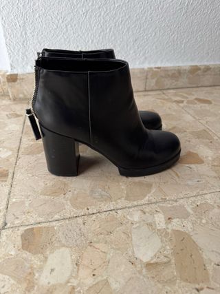 Botines negros tacón