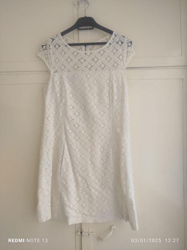 Vestido encaje blanco roto
