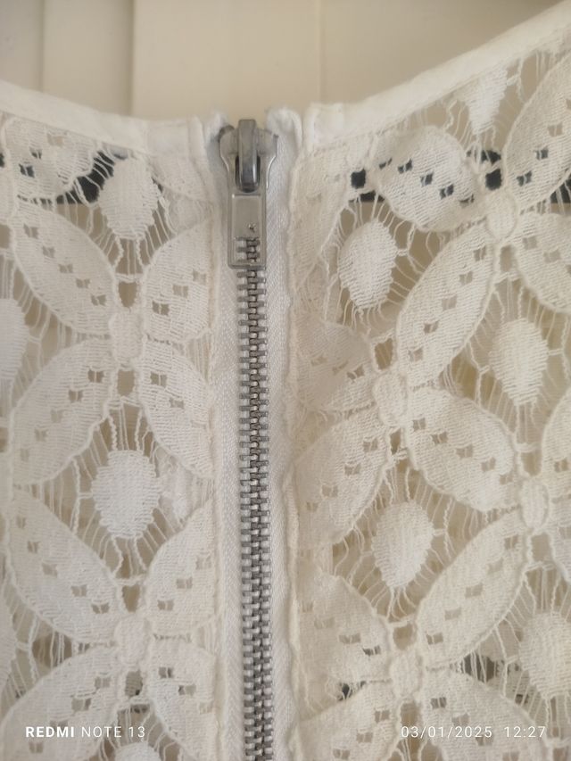 Vestido encaje blanco roto