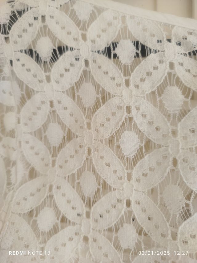 Vestido encaje blanco roto