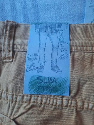 Pantalón mostaza Slim Fit, 42 Bershka